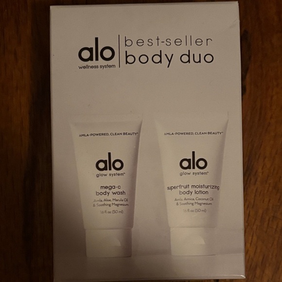 ALO Yoga Other - ALO Yoga Best-Seller Body Duo - Cream travel set